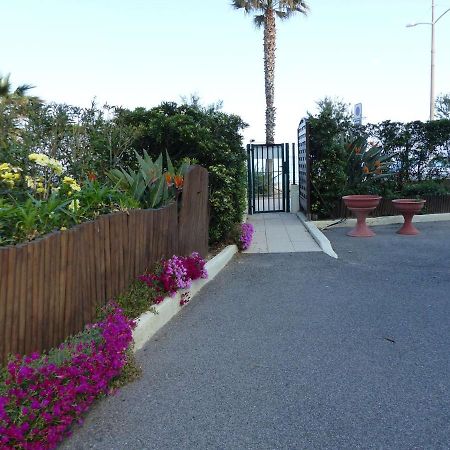 Studio Cosy Avec Tv Et Cuisine Equipee, Bord De Mer Le Lavandou - Fr-1-308-34 外观 照片